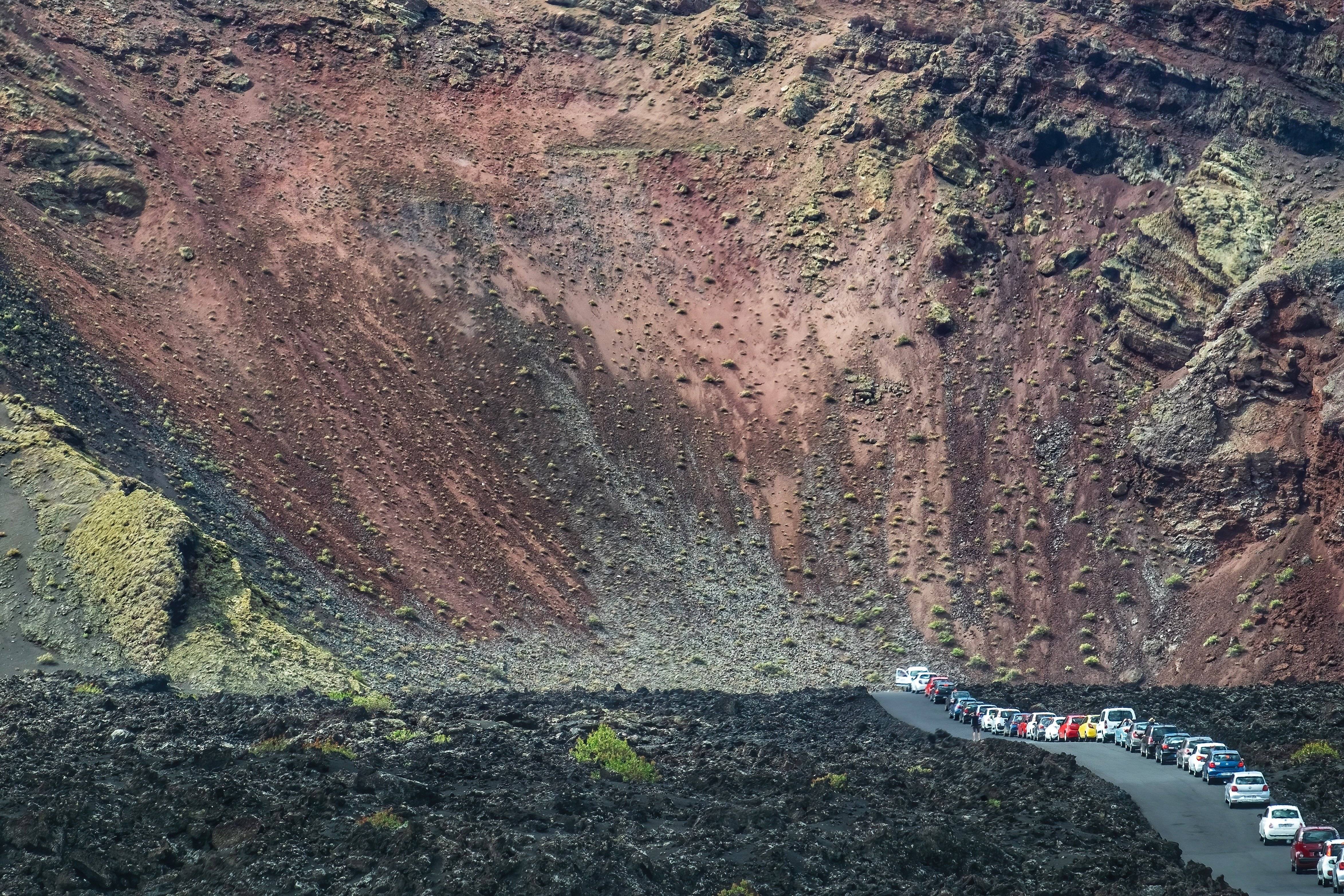 02_Stau vor dem Vulkan